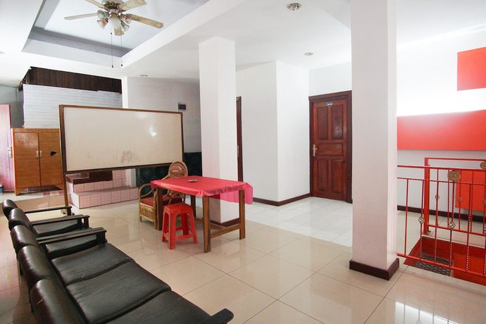 Imagen de los interiores del Hotel Reddoorz Near Mall Abepura. Foto 19