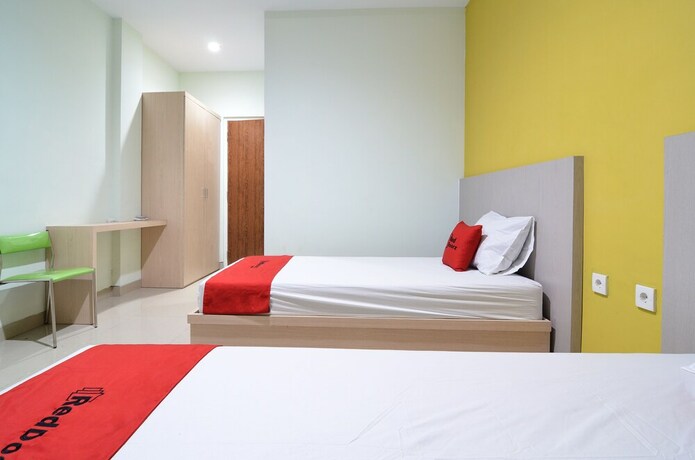 Imagen de la habitación del Hotel Reddoorz Near Museum Keraton Surakarta. Foto 23