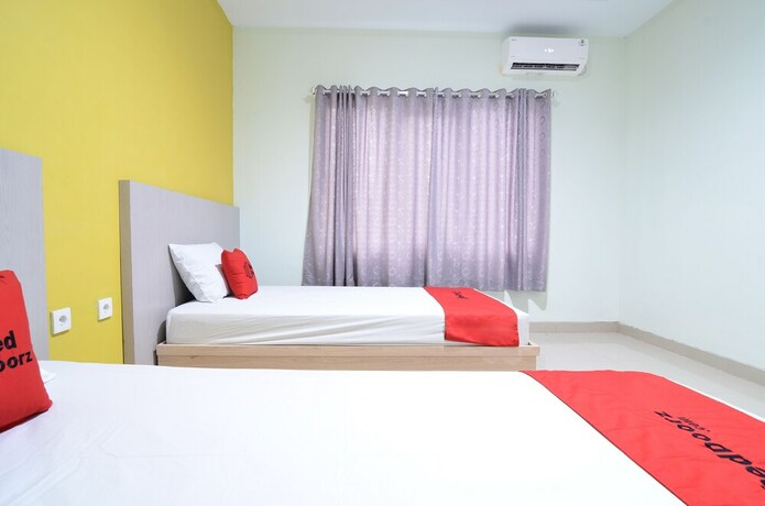 Imagen de la habitación del Hotel Reddoorz Near Museum Keraton Surakarta. Foto 25
