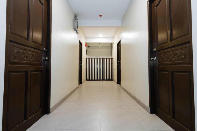 Imagen de los interiores del Hotel Reddoorz Near Naia Terminal 1. Foto 11