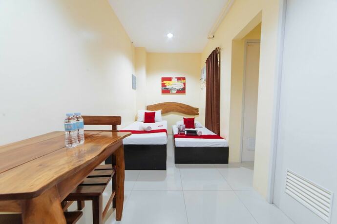 Imagen general del Hotel Reddoorz Near New Government Center. Foto 4