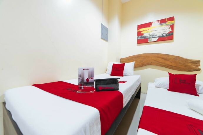 Imagen de la habitación del Hotel Reddoorz Near New Government Center. Foto 20