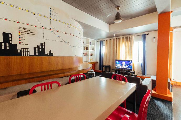 Imagen de los interiores del Hotel Reddoorz Near Quirino Station. Foto 15