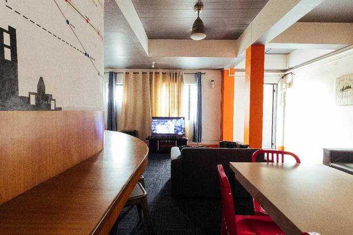 Imagen de los interiores del Hotel Reddoorz Near Quirino Station. Foto 16