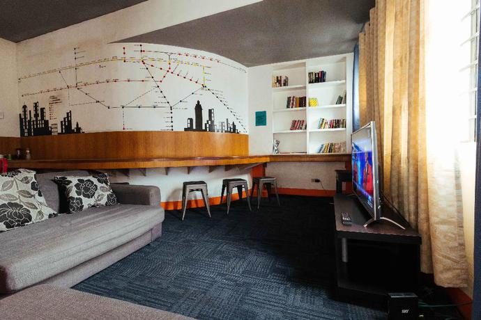 Imagen de los interiores del Hotel Reddoorz Near Quirino Station. Foto 17