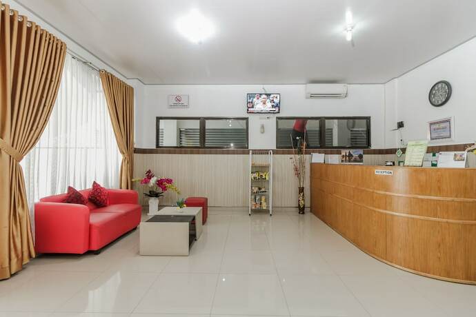 Imagen general del Hotel Reddoorz Near Rsu Suaka Insan. Foto 2