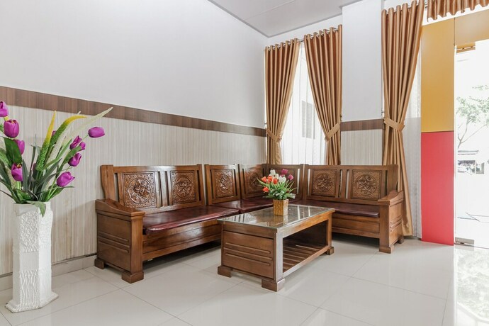 Imagen de los interiores del Hotel Reddoorz Near Rsu Suaka Insan. Foto 33