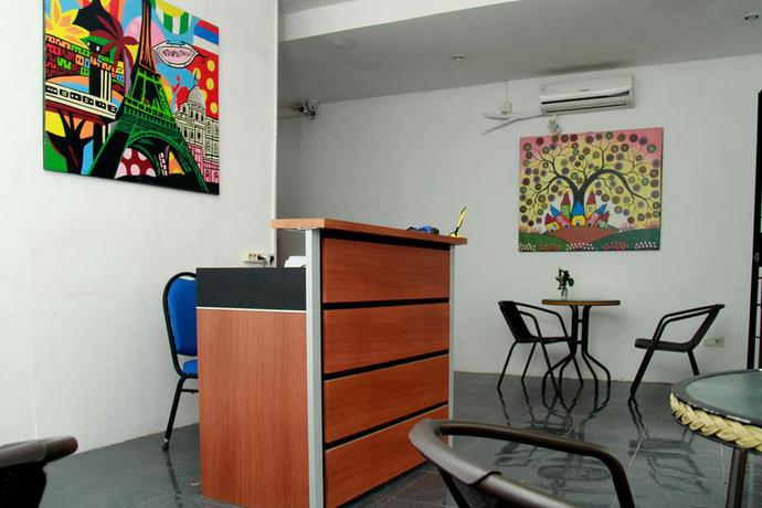 Imagen de los interiores del Hotel Reddoorz Near Telkom Corporate University. Foto 16