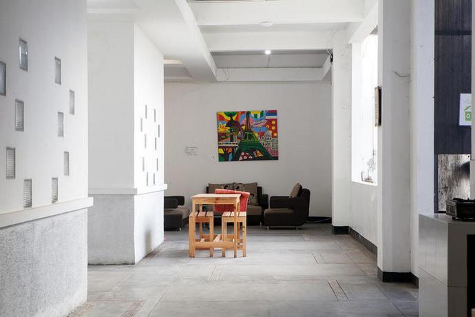 Imagen de los interiores del Hotel Reddoorz Near Telkom Corporate University. Foto 17