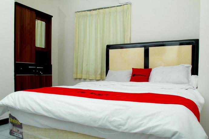 Imagen de la habitación del Hotel Reddoorz Near Telkom Corporate University. Foto 4