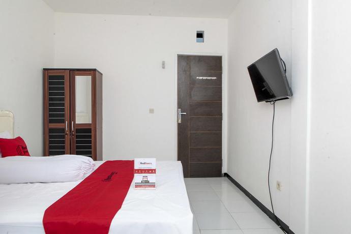 Imagen de la habitación del Hotel Reddoorz Near Telkom Corporate University. Foto 9