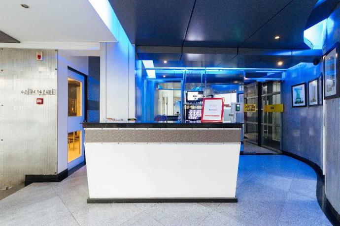 Imagen de los interiores del Hotel Reddoorz Plus @ Banawe Quezon City. Foto 14
