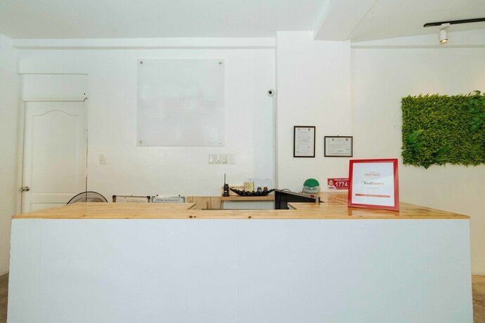 Imagen de los interiores del Hotel Reddoorz Plus @ Boni Avenue Mandaluyong. Foto 33