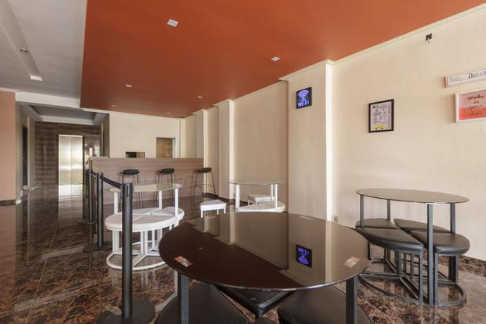 Imagen de los interiores del Hotel Reddoorz Plus @ Boulevard Panakkukang. Foto 19