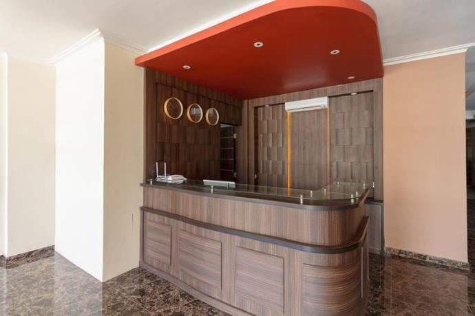 Imagen de los interiores del Hotel Reddoorz Plus @ Boulevard Panakkukang. Foto 20