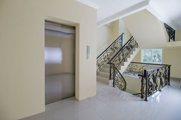 Imagen general del Hotel Reddoorz Plus @ Cideng Barat. Foto 13
