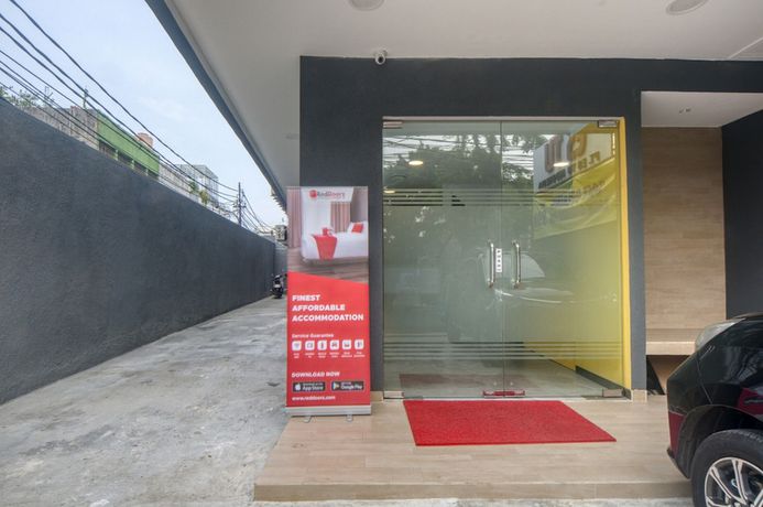 Imagen general del Hotel Reddoorz Plus @ Cideng Timur. Foto 3