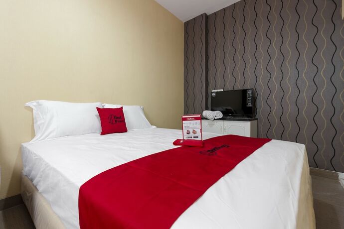 Imagen de la habitación del Hotel Reddoorz Plus @ Cipete Damai. Foto 10