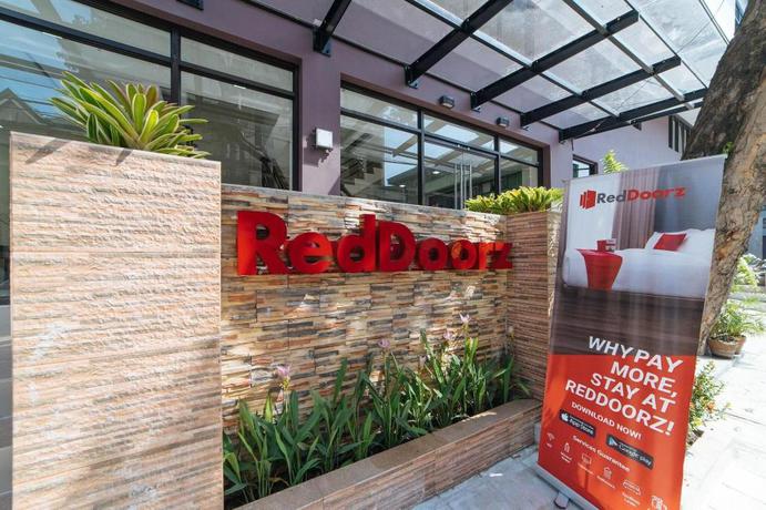 Imagen general del Hotel Reddoorz Plus @ Evangelista Street Makati. Foto 1