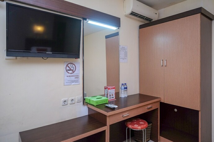 Imagen general del Hotel Reddoorz Plus @ Grand Populer. Foto 4