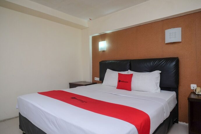Imagen general del Hotel Reddoorz Plus @ Grand Populer. Foto 6
