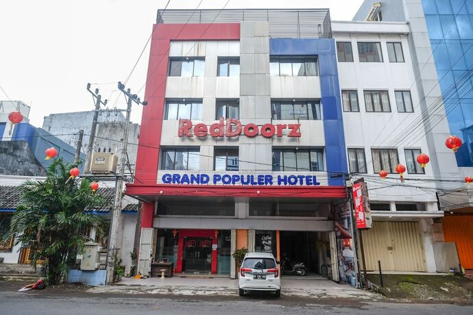 Imagen general del Hotel Reddoorz Plus @ Grand Populer. Foto 7