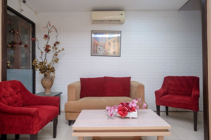 Imagen general del Hotel Reddoorz Plus @ Grand Populer. Foto 10