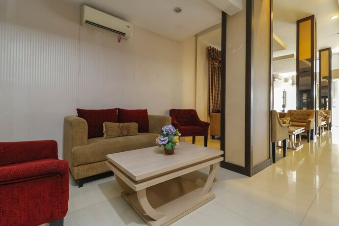 Imagen de los interiores del Hotel Reddoorz Plus @ Grand Populer. Foto 39