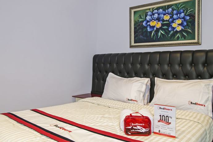 Imagen de la habitación del Hotel Reddoorz Plus @ Guntur Raya Setiabudi. Foto 9