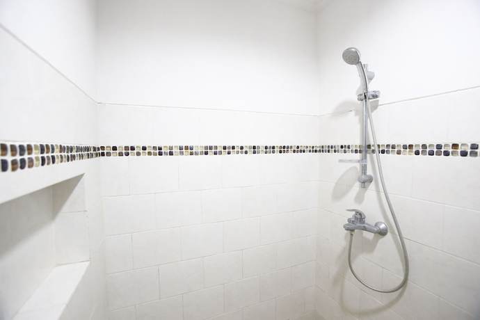 Imagen de la habitación del Hotel Reddoorz Plus @ Guntur Raya Setiabudi. Foto 11