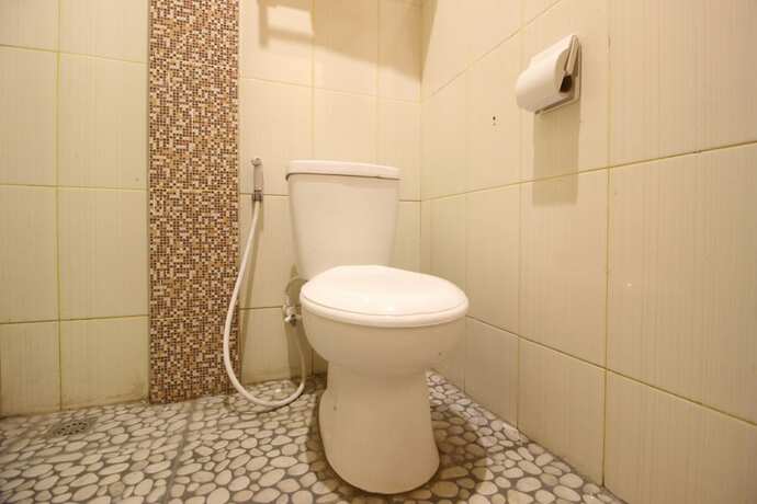 Imagen general del Hotel Reddoorz Plus @ Jalan Damai 2. Foto 1