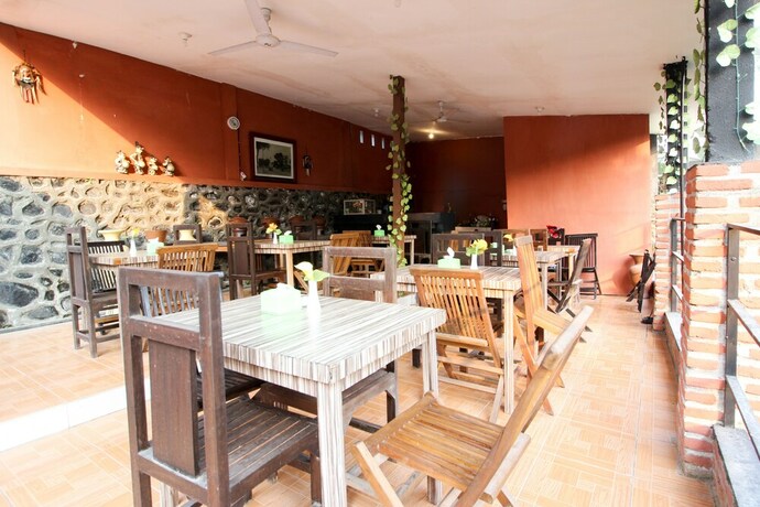 Imagen de los interiores del Hotel Reddoorz Plus @ Jalan Damai 2. Foto 16