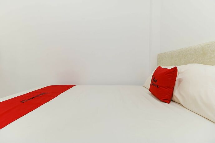 Imagen general del Hotel Reddoorz Plus @ Kapuk Business Park. Foto 1
