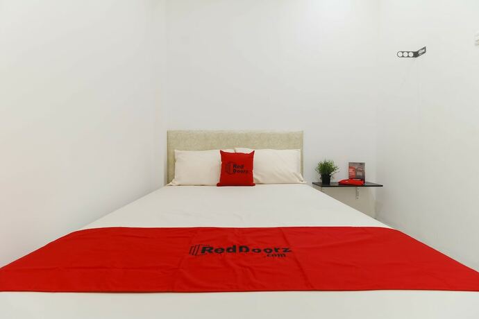 Imagen general del Hotel Reddoorz Plus @ Kapuk Business Park. Foto 3