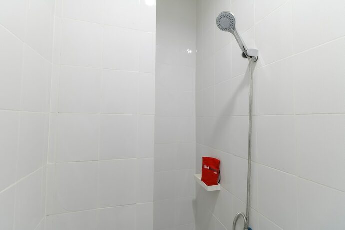 Imagen general del Hotel Reddoorz Plus @ Kapuk Business Park. Foto 5