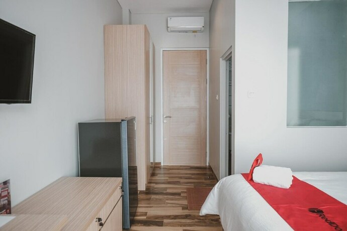Imagen general del Hotel Reddoorz Plus @ Karet Pedurenan 3. Foto 2