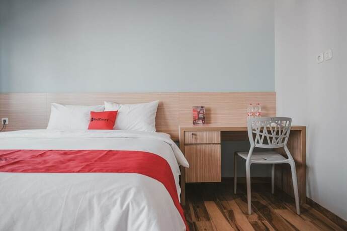 Imagen general del Hotel Reddoorz Plus @ Karet Pedurenan 3. Foto 5
