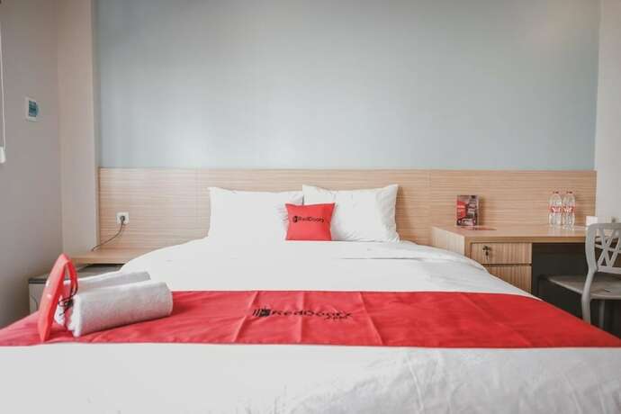 Imagen general del Hotel Reddoorz Plus @ Karet Pedurenan 3. Foto 6