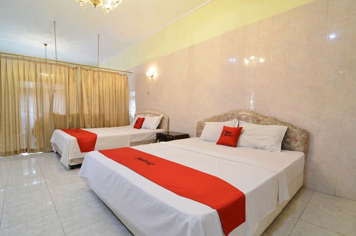 Imagen general del Hotel Reddoorz Plus @ Laweyan. Foto 8