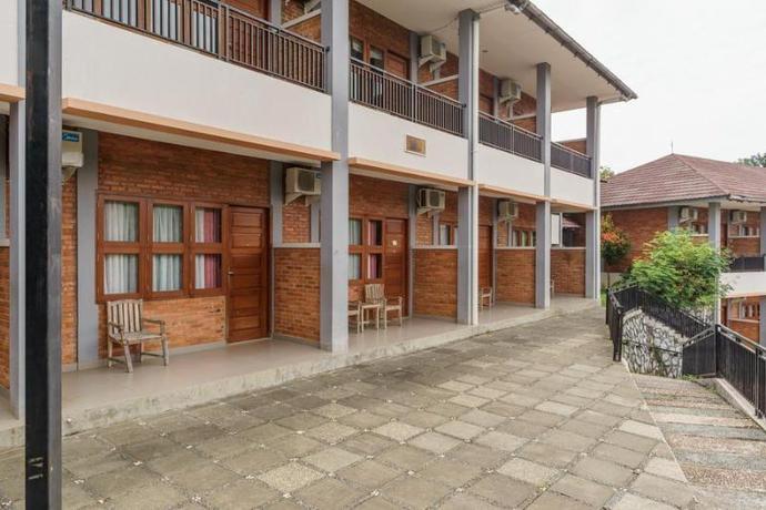 Imagen general del Hotel Reddoorz Plus @ Lodaya Gunung Geulis Puncak. Foto 1