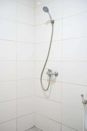 Imagen general del Hotel Reddoorz Plus @ Mas Mansyur. Foto 6