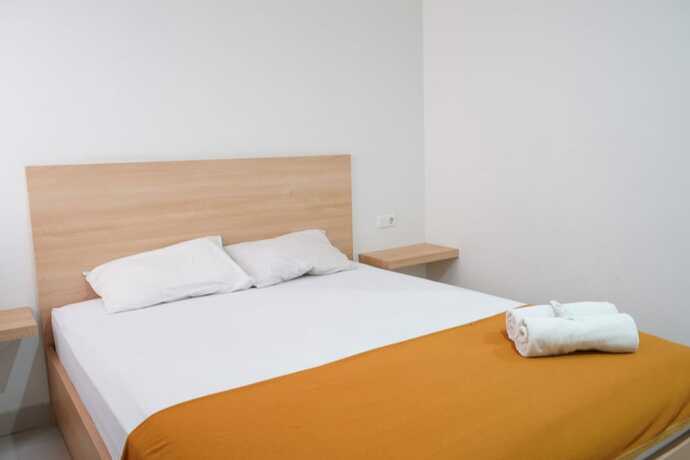 Imagen general del Hotel Reddoorz Plus @ Mas Mansyur. Foto 10