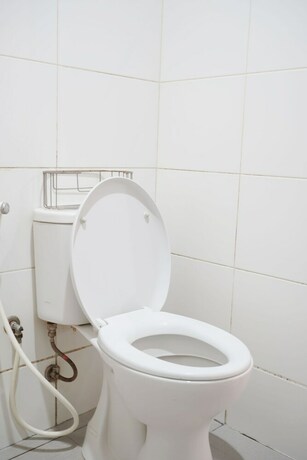 Imagen de la habitación del Hotel Reddoorz Plus @ Mas Mansyur. Foto 21