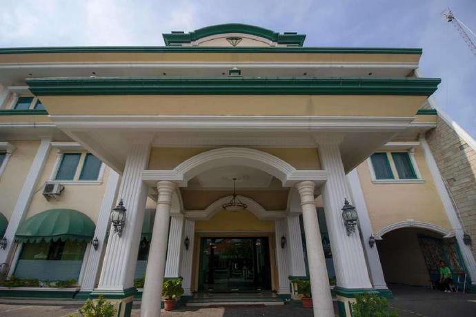 Imagen general del Hotel Reddoorz Plus Near Alun Alun Kejaksan Cirebon. Foto 1