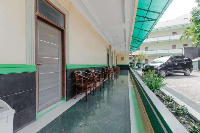 Imagen general del Hotel Reddoorz Plus Near Alun Alun Kejaksan Cirebon. Foto 2