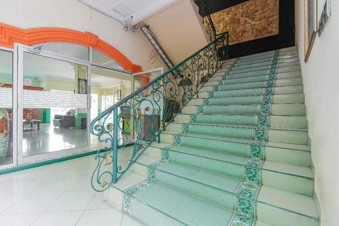 Imagen general del Hotel Reddoorz Plus Near Alun Alun Kejaksan Cirebon. Foto 5