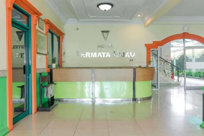 Imagen de los interiores del Hotel Reddoorz Plus Near Alun Alun Kejaksan Cirebon. Foto 15