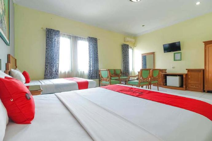 Imagen de la habitación del Hotel Reddoorz Plus Near Alun Alun Kejaksan Cirebon. Foto 9