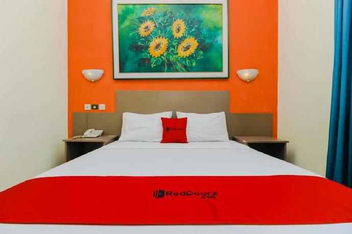 Imagen de la habitación del Hotel Reddoorz Plus Near Alun Alun Kejaksan Cirebon. Foto 10