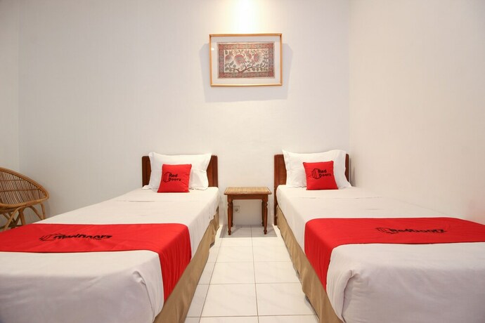 Imagen general del Hotel Reddoorz Plus Near Alun Alun Selatan 2. Foto 4